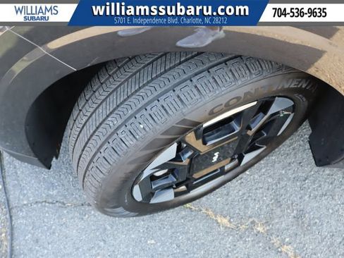 Used 2025 Kia Carnival EX FWD image 42
