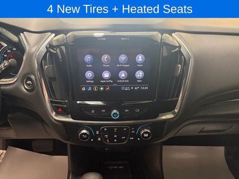 Used 2023 Chevrolet Traverse LT image 15