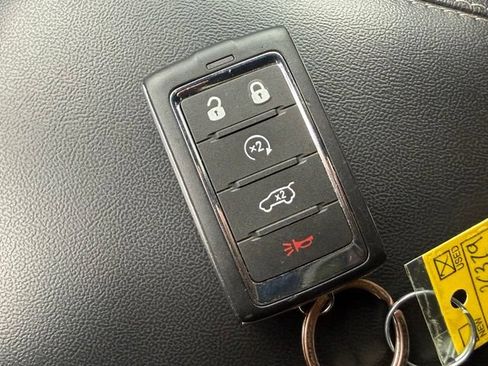 Used 2025 Jeep Grand Cherokee Altitude w/ Trailer Tow Package AWD/4WD image 16