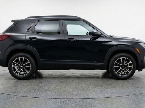 Used 2025 Chevrolet TrailBlazer LT FWD image 11