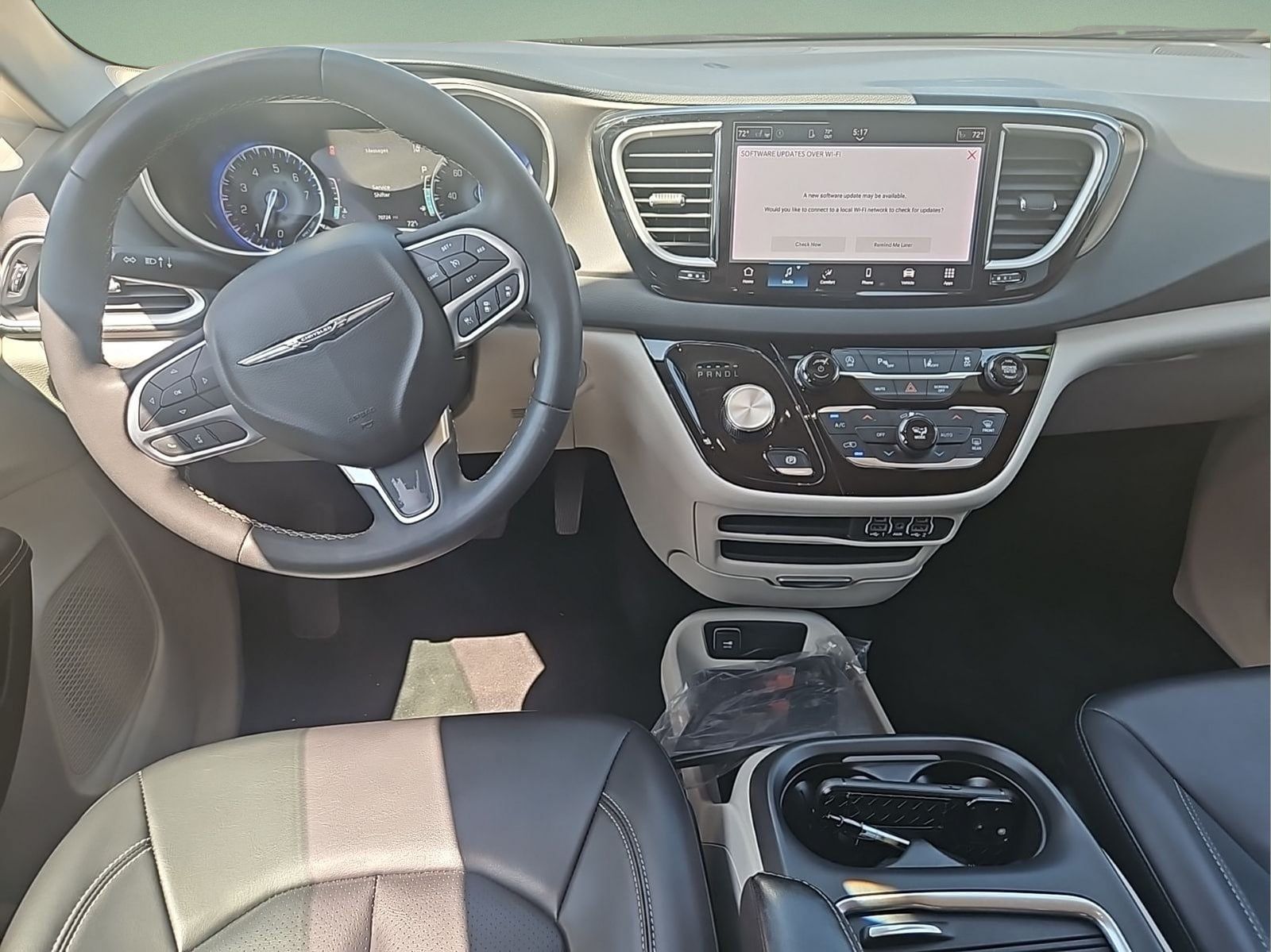 Used 2023 Chrysler Pacifica Touring-L FWD image 20