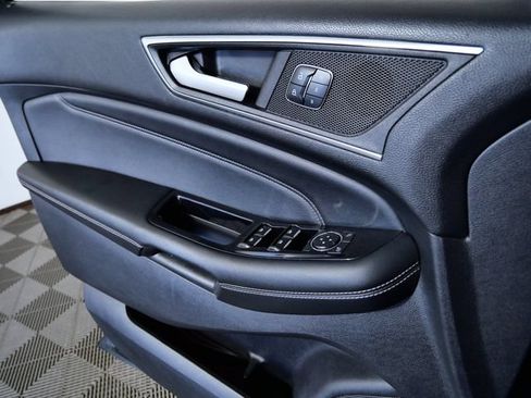 Used 2016 Ford Edge Titanium w/ Technology Package AWD/4WD image 28