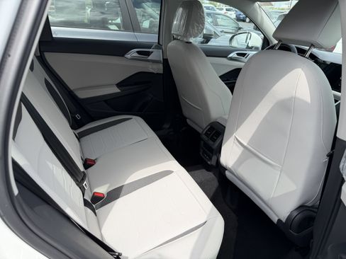 New 2026 Volkswagen Taos SE FWD image 25