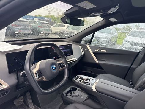 Used 2024 BMW iX xDrive50 w/ Premium Package AWD/4WD image 12