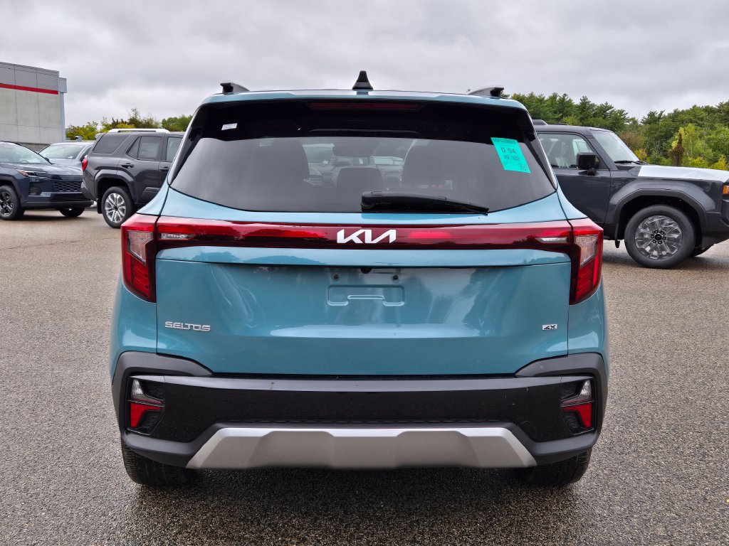 Used 2024 Kia Seltos EX AWD/4WD image 4