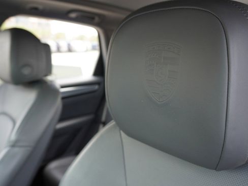 Used 2022 Porsche Cayenne Platinum Edition AWD/4WD image 25