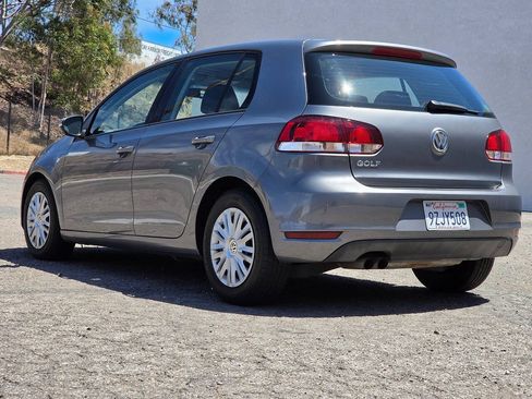 Used 2012 Volkswagen Golf 4-Door FWD image 12