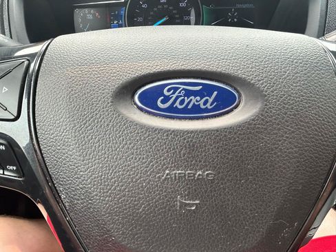 Used 2018 Ford Explorer XLT w/ Equipment Group 201A AWD/4WD image 22