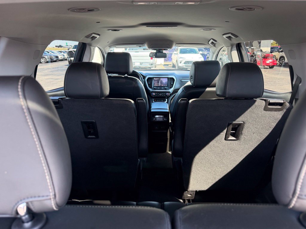 Used 2022 GMC Acadia SLT w/ Preferred Package FWD image 18