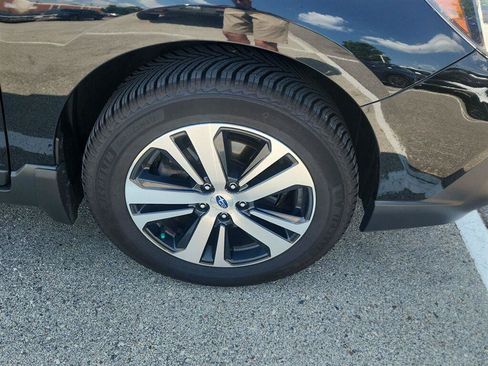 Used 2018 Subaru Outback 2.5i Limited AWD/4WD image 2