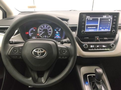 Used 2021 Toyota Corolla LE image 22