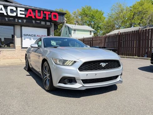 Used 2016 Ford Mustang Premium RWD image 4