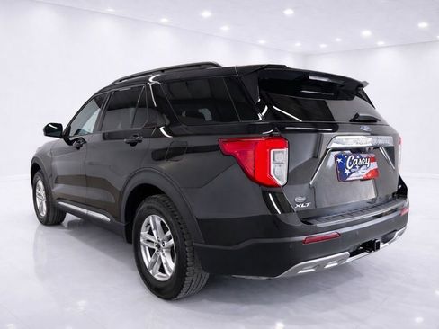 Used 2022 Ford Explorer XLT w/ Equipment Group 202A image 5