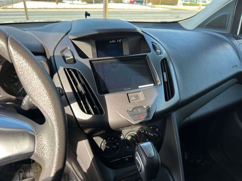 Used 2015 Ford Transit Connect XLT image 28
