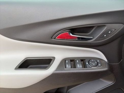 Used 2023 Chevrolet Equinox LT image 11