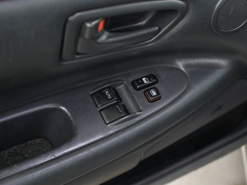 Used 2002 Toyota Solara SE FWD image 14