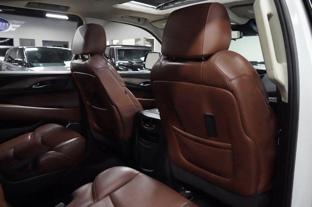 Used 2018 Cadillac Escalade ESV Premium Luxury AWD/4WD image 27