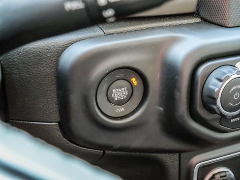 Used 2022 Jeep Gladiator Sport AWD/4WD image 33