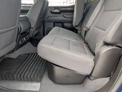 Used 2023 Chevrolet Silverado 1500 LT AWD/4WD image 17