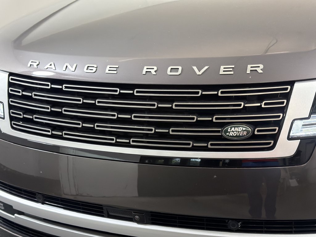 Used 2025 Land Rover Range Rover SE AWD/4WD image 16