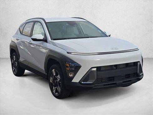 Used 2025 Hyundai Kona SEL AWD/4WD image 3