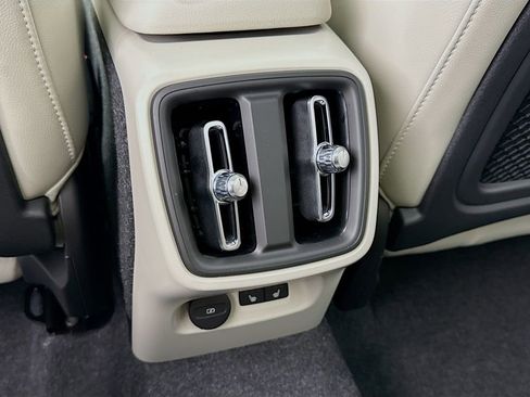 New 2026 Volvo XC40 B5 Plus w/ Climate Package image 27