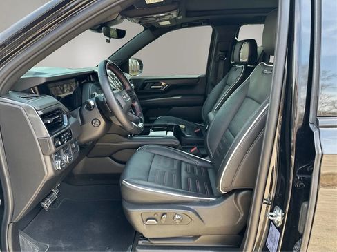 Used 2025 GMC Yukon XL AT4 Ultimate AWD/4WD image 9
