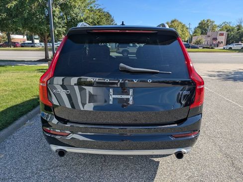 Used 2018 Volvo XC90 T5 Momentum w/ Convenience Package AWD/4WD image 5