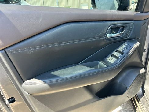 Used 2023 Nissan Rogue SL w/ SL Premium Package AWD/4WD image 7