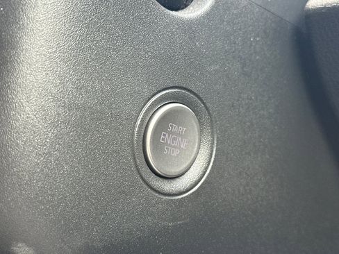 Used 2022 Volkswagen ID.4 Pro S image 23