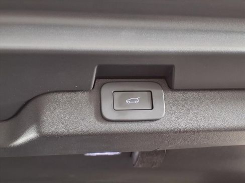 Used 2023 Land Rover Discovery HSE R-Dynamic image 16