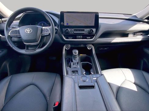 Used 2026 Toyota Grand Highlander XLE image 15