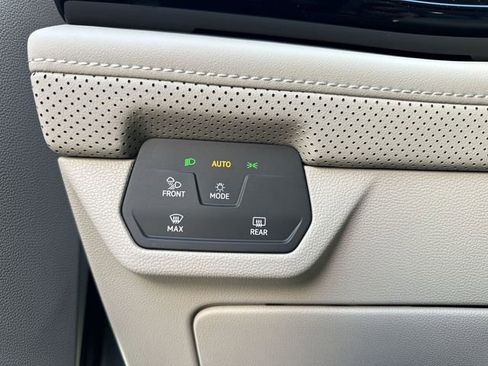 New 2026 Volkswagen Atlas SE image 16