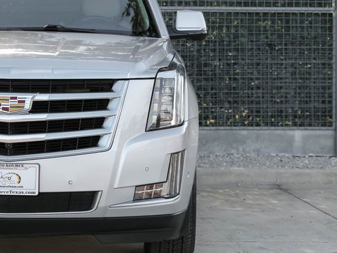 Used 2020 Cadillac Escalade ESV Luxury image 42