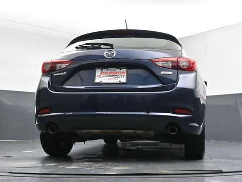 Used 2018 MAZDA MAZDA3 Touring image 41
