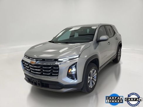 Used 2025 Chevrolet Equinox LT FWD image 3