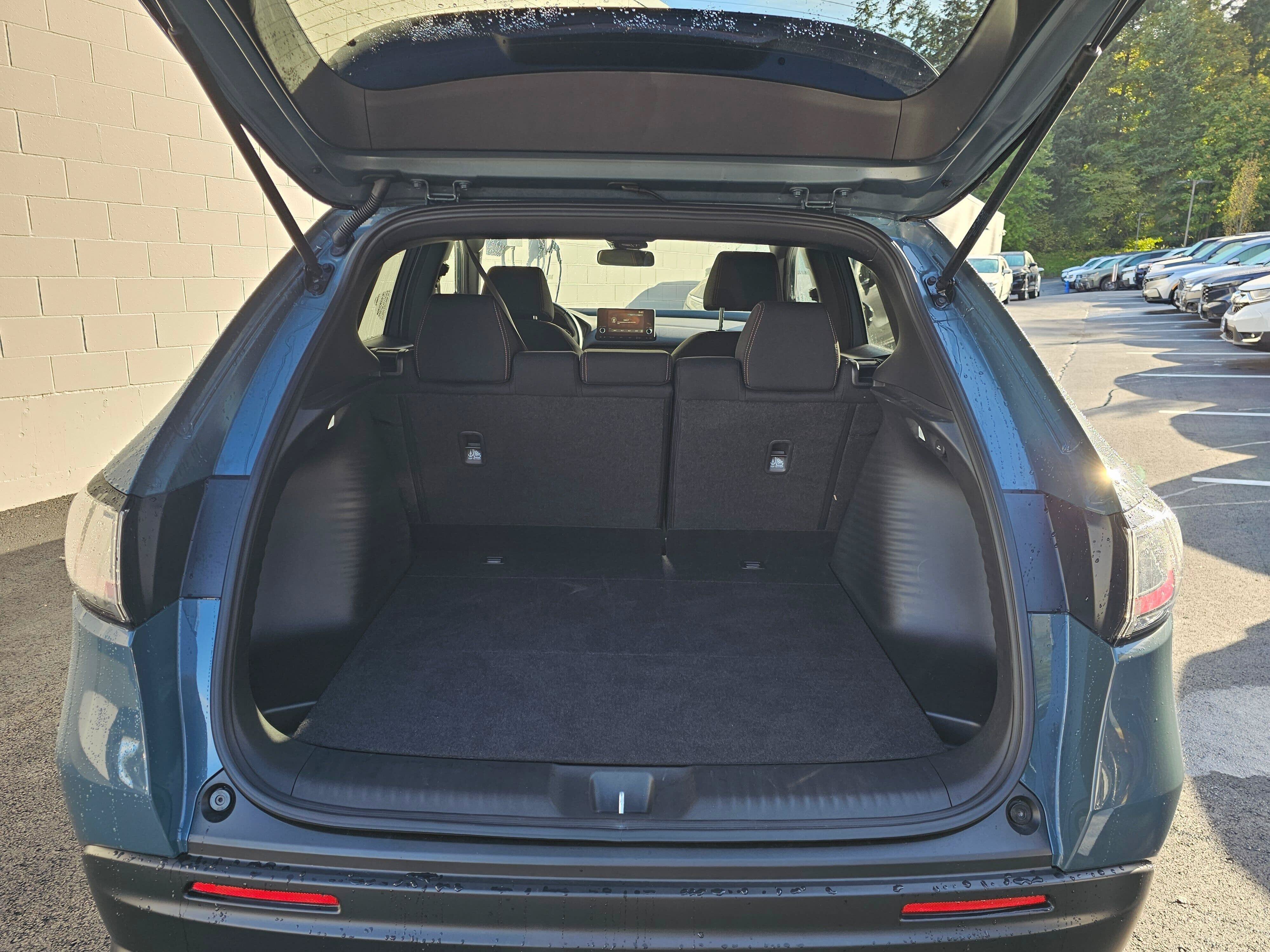 Certified 2025 Honda HR-V Sport image 18