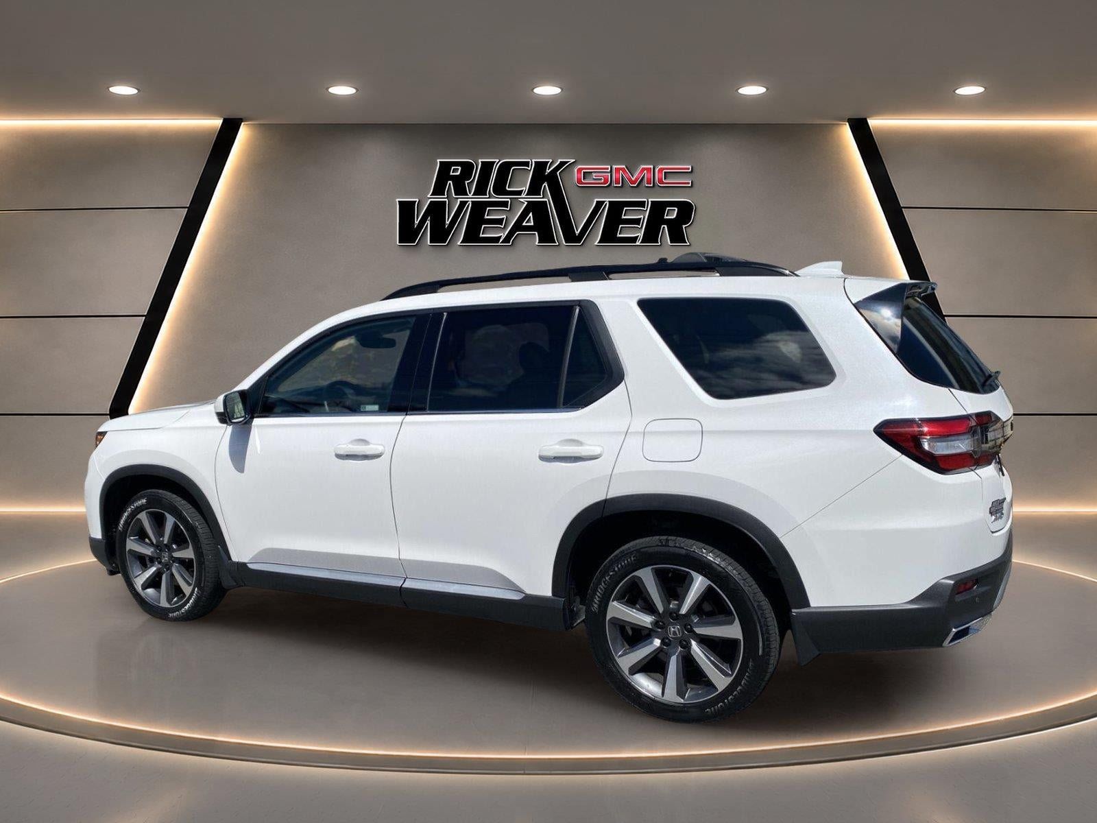 Used 2025 Honda Pilot Elite image 3