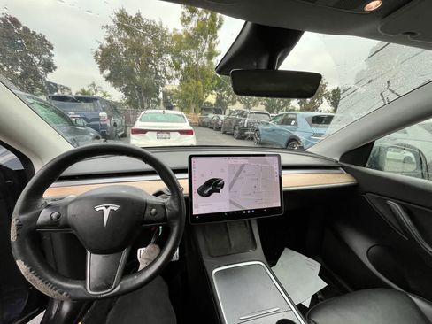 Used 2021 Tesla Model Y Performance image 7