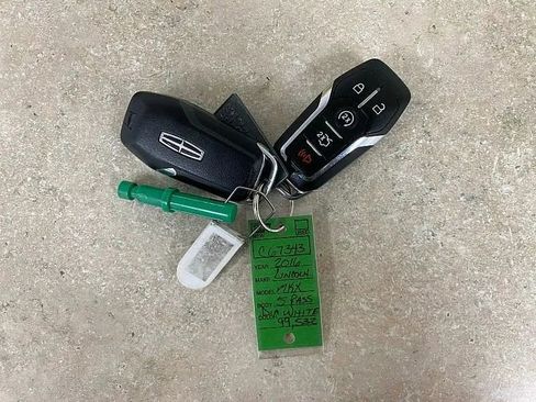 Used 2016 Lincoln MKX Select w/ Select Plus Package FWD image 24