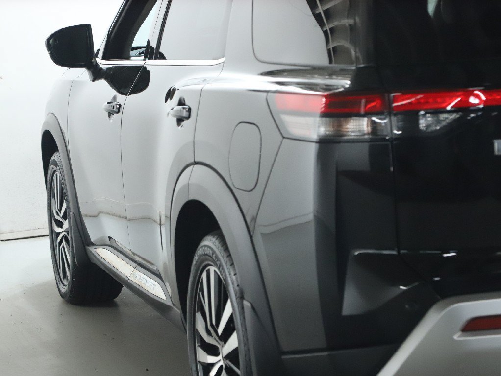 Certified 2023 Nissan Pathfinder Platinum AWD/4WD image 46