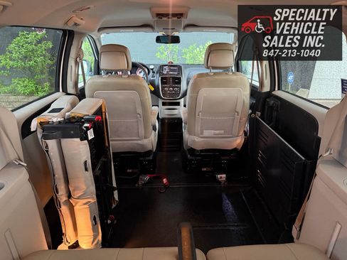 Used 2019 Dodge Grand Caravan SE w/ Power Convenience Group I FWD image 25