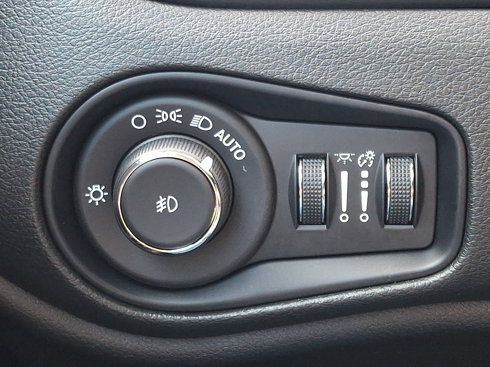 Certified 2023 Jeep Renegade Altitude AWD/4WD image 27