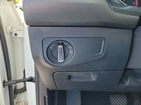 Used 2018 Volkswagen Tiguan SEL image 14