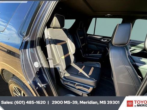 Used 2023 GMC Yukon AT4 w/ AT4 Premium Package image 19