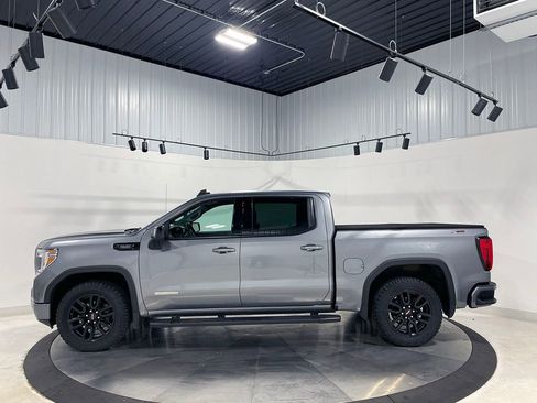Used 2022 GMC Sierra 1500 Elevation w/ LPO, Elevation Black Package AWD/4WD image 16