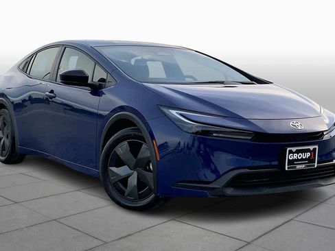 Certified 2024 Toyota Prius LE image 2