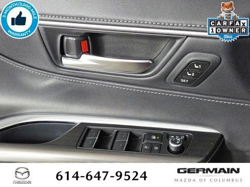 Used 2023 Toyota Venza XLE AWD/4WD image 28