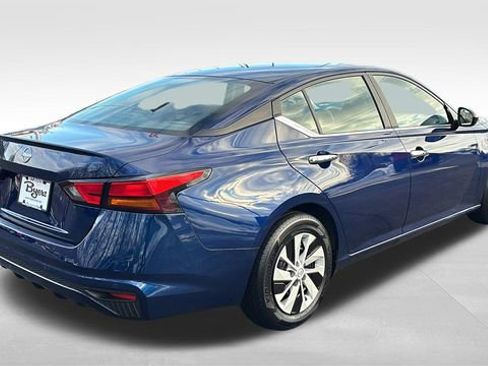 Used 2024 Nissan Altima 2.5 S image 32