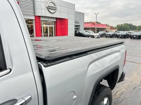 Used 2016 GMC Sierra 2500 SLT w/ Driver Alert Package AWD/4WD image 17